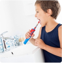 Bàn chải điện Oral-B Stages Power cho bé từ 5 tuổi