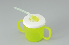 Cốc tập uống cho bé Baby Mug Inomata Nhật Bản có tay cầm xanh lá