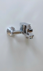 SEN TẮM NÓNG LẠNH DL672S