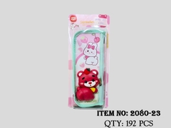 2080-23  VỈ TÚI ĐỰNG BÚT VIẾT GẤU DÂU