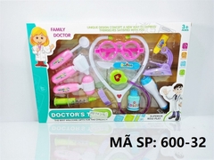 600-32  HỘP BÁC SĨ TAI NGHE, MẮT KIẾNG, ĐÈN PIN, THUỐC, KIM TIÊM Doctor's Tools