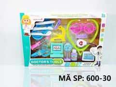 600-30  HỘP BÁC SĨ TAI NGHE, MẮT KIẾNG, MÁY X.QUANG, KÉO, KIM TIÊM, THAU
