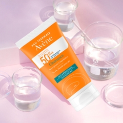 Kem Chống Nắng Avene Cleanance Ultra-Light Anti-Blemishes SPF50+ 50mL
