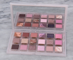 Bảng Phấn Mắt Huda Beauty Eyeshadow Palette 18 ô