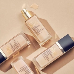 Kem Nền Estée Lauder Futurist Aqua Brilliance Makeup With Intense Moisture Infusion SPF 20/PA+++ 30ml