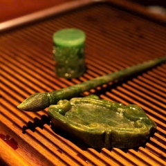 Bút Nghiên Ngọc Bích