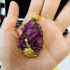 Mặt Dây Bồ Tát Quán Âm Ruby Bọc Vàng