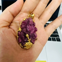Mặt Dây Bồ Tát Quán Âm Ruby Bọc Vàng