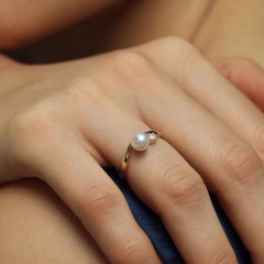 Nhẫn Đính Ngọc Trai