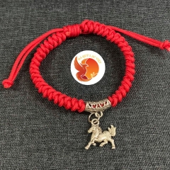 Vòng Tay Chỉ Đỏ