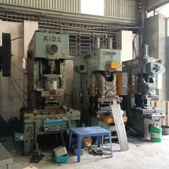 Máy đột dập 4