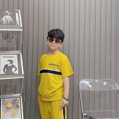 Bộ cổ tròn Tada Kids in Lou dập nổi ngang ngực cho bé từ 26-38Kg