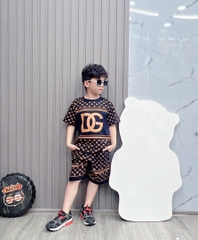 Bộ bé trai cotton in hình DG quần sọc (26-42kg)