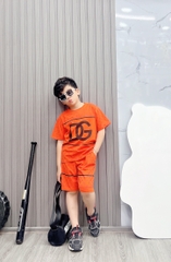 Bộ bé trai cotton in hình DG quần sọc (26-42kg)