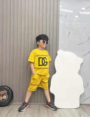 Bộ bé trai cotton in hình DG quần sọc (43-63kg)