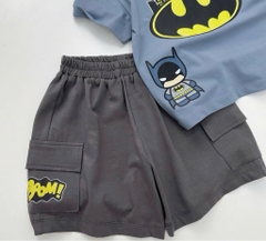SÉT COTTON BATMAN XANH  PHỐI QUẦN SOOC TÚI HỘP TONE GHI CHO BÉ TRAI