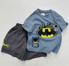 SÉT COTTON BATMAN XANH  PHỐI QUẦN SOOC TÚI HỘP TONE GHI CHO BÉ TRAI