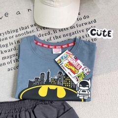 SÉT COTTON BATMAN XANH  PHỐI QUẦN SOOC TÚI HỘP TONE GHI CHO BÉ TRAI