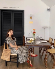 VÁY KẺ CỔ BÈO ĐUÔI CÁ SẴN