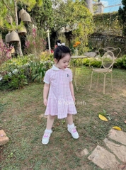 VÁY KẺ HỒNG THÊU BÉ GÁI