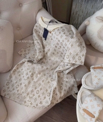 ÁO CỘC LV CỔ LEN FORM RỘNG NỮ