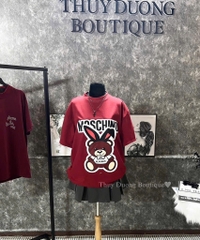 ÁO PHÔNG ĐỎ GẤU MOSCHI NỮ