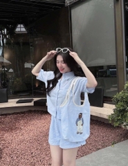 SET ÁO SƠ MI KẺ GẤU QUẦN ĐÙI KÈM PHỤ KIỆN TÚI NỮ