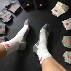 ĐỒ LÓT - TẤT NAM UNIQLO CỔ DÀI VÀ NGẮN