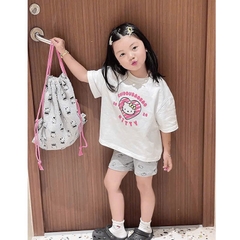 SÉT BỘ ÁO TRẮNG QUẦN SHORT IN TRÀN KITTY TẶNG BALO VẢI BÉ GÁI SẴN
