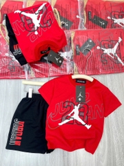 SET BỘ ÁO ĐỎ JORDAN QUẦN ĐÙI BÉ TRAI SẴN(XẢ 50k)