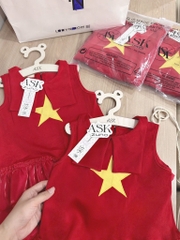 VÁY LỤA THÊU CỜ ĐỎ SAO VÀNG BÉ GÁI SẴN(XẢ 39k)