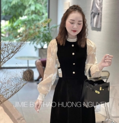 VÁY NHUNG CỔ BÈO PHỐI ĐÍNH NƠ EO HAI BÊN