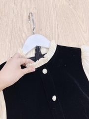 VÁY NHUNG CỔ BÈO PHỐI ĐÍNH NƠ EO HAI BÊN