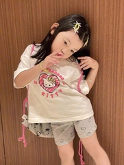 SÉT BỘ ÁO TRẮNG QUẦN SHORT IN TRÀN KITTY TẶNG BALO VẢI BÉ GÁI SẴN