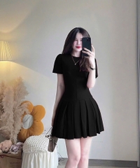 VÁY ĐEN CHÂN XOÈ XẾP LY NỮ