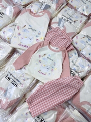 SET DÀI HAPPY BATH TIME QUẦN KẺ HỒNG MẸ VÀ BÉ SẴN