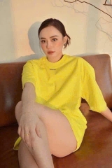 ÁO PHÔNG VÀNG TRƠN CHỮ BALEN NỮ SẴN