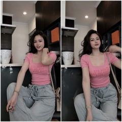 ÁO PHÔNG HỒNG QUẦN JEAN NỮ SUÔNG