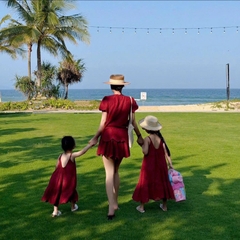 SET VÁY ĐỎ MẸ BÉ ĐI BIỂN