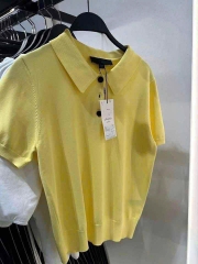 ÁO POLO VÀNG DỆT VIỀN REN NỮ