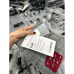 QUẦN JEAN NỮ SUÔNG PHỐI TÚI THÊU LOEWE ĐỎ SẴN (SALE 94k)