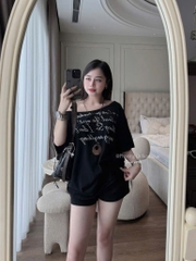 ÁO THUN CHỮ TRỄ VAI NỮ