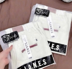 QUẦN JEANS NỮ SUÔNG TRẮNG VIỀN ĐỎ TÚI SAU SẴN