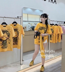 ÁO PHÔNG VÀNG CÔ GÁI NHẮM MẮT NỮ