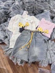 SET BỘ ÁO HOẠ TIẾT CÔ GÁI KÈM QUẦN JEAN PHỐI KẺ CARO NỮ