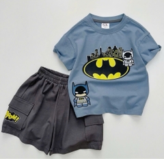 SÉT COTTON BATMAN XANH  PHỐI QUẦN SOOC TÚI HỘP TONE GHI CHO BÉ TRAI