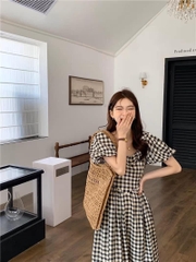 VÁY KẺ CỔ BÈO ĐUÔI CÁ SẴN