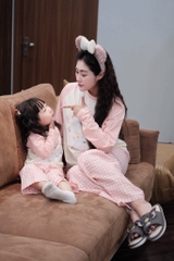 SET DÀI HAPPY BATH TIME QUẦN KẺ HỒNG MẸ VÀ BÉ SẴN