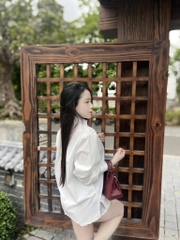 ÁO SƠ MI ĐÍNH ĐÁ FORM RỘNG NỮ