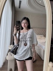 ÁO THUN CHỮ TRỄ VAI NỮ